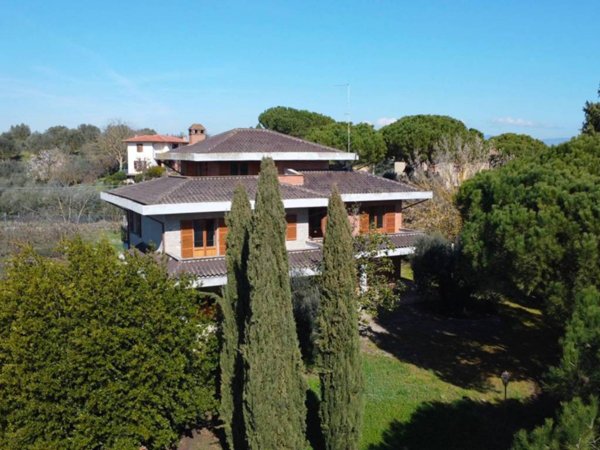 casa indipendente in vendita a Castiglione del Lago