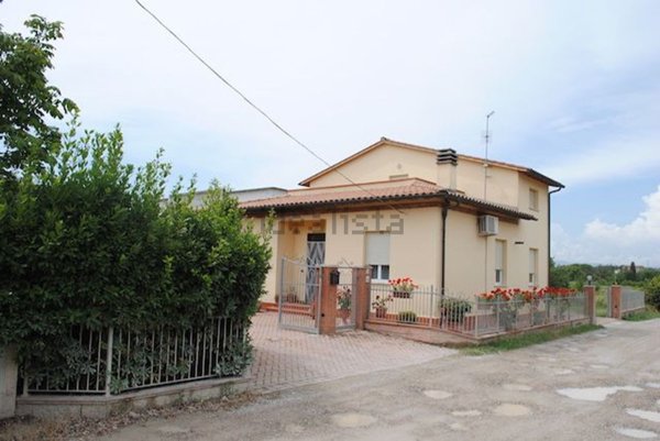 casa indipendente in vendita a Castiglione del Lago