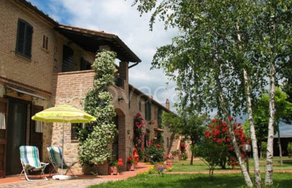 casa indipendente in vendita a Castiglione del Lago