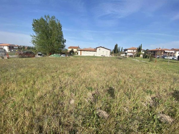 terreno edificabile in vendita a Castiglione del Lago