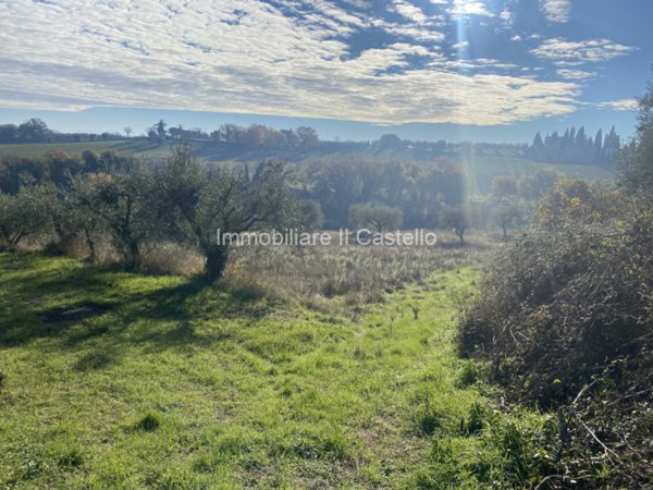ufficio in vendita a Castiglione del Lago in zona Gioiella