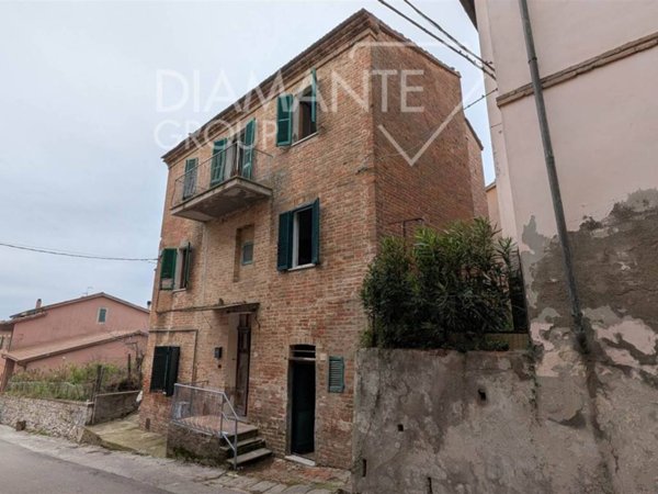 casa indipendente in vendita a Castiglione del Lago