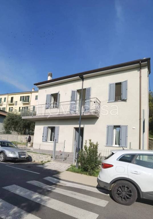 casa indipendente in vendita a Castiglione del Lago