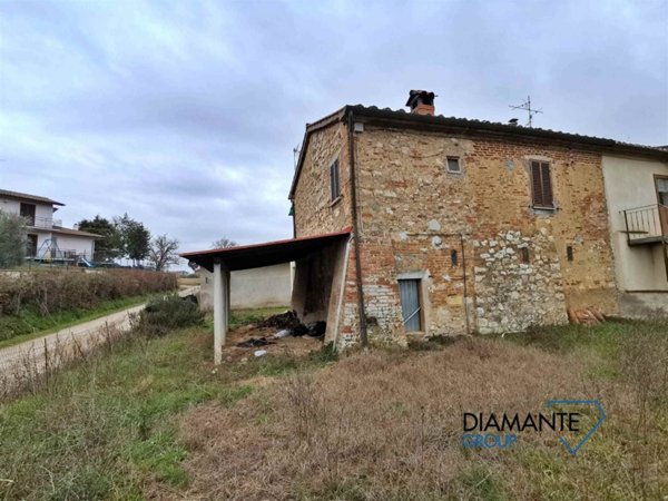 casa indipendente in vendita a Castiglione del Lago