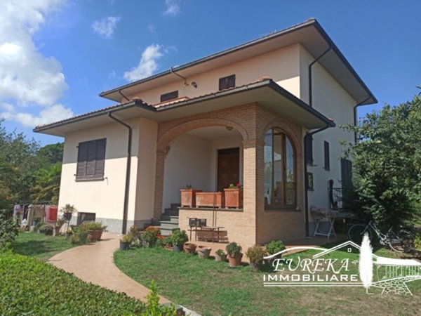 casa indipendente in vendita a Castiglione del Lago