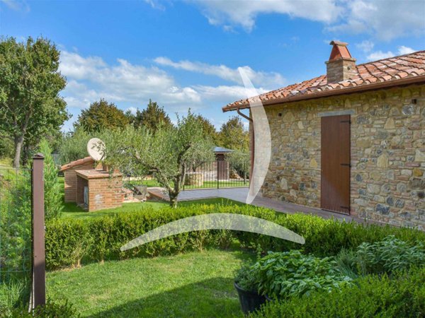 casa indipendente in vendita a Castiglione del Lago