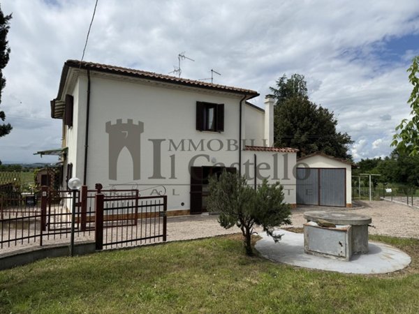 casa indipendente in vendita a Castiglione del Lago in zona Macchie