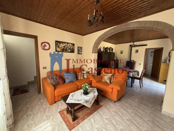 casa semindipendente in vendita a Castiglione del Lago in zona Macchie