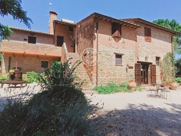 casa indipendente in vendita a Castiglione del Lago