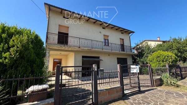 casa indipendente in vendita a Castiglione del Lago