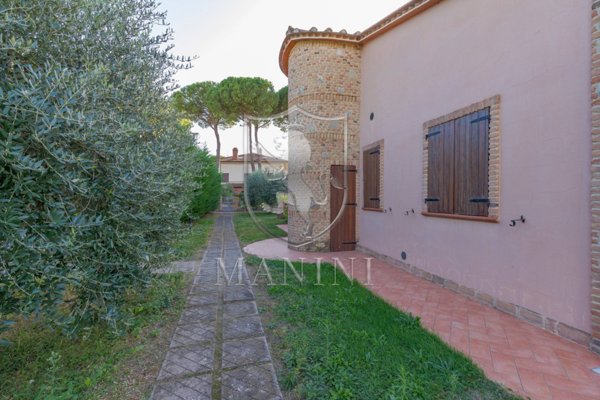 casa indipendente in vendita a Castiglione del Lago in zona Villastrada