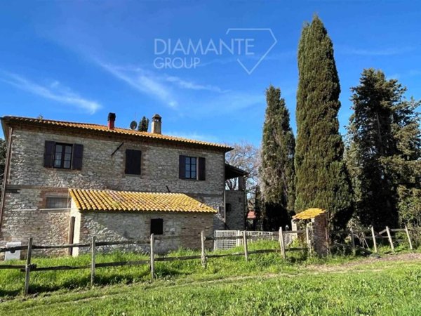 casale in vendita a Castiglione del Lago in zona Piana
