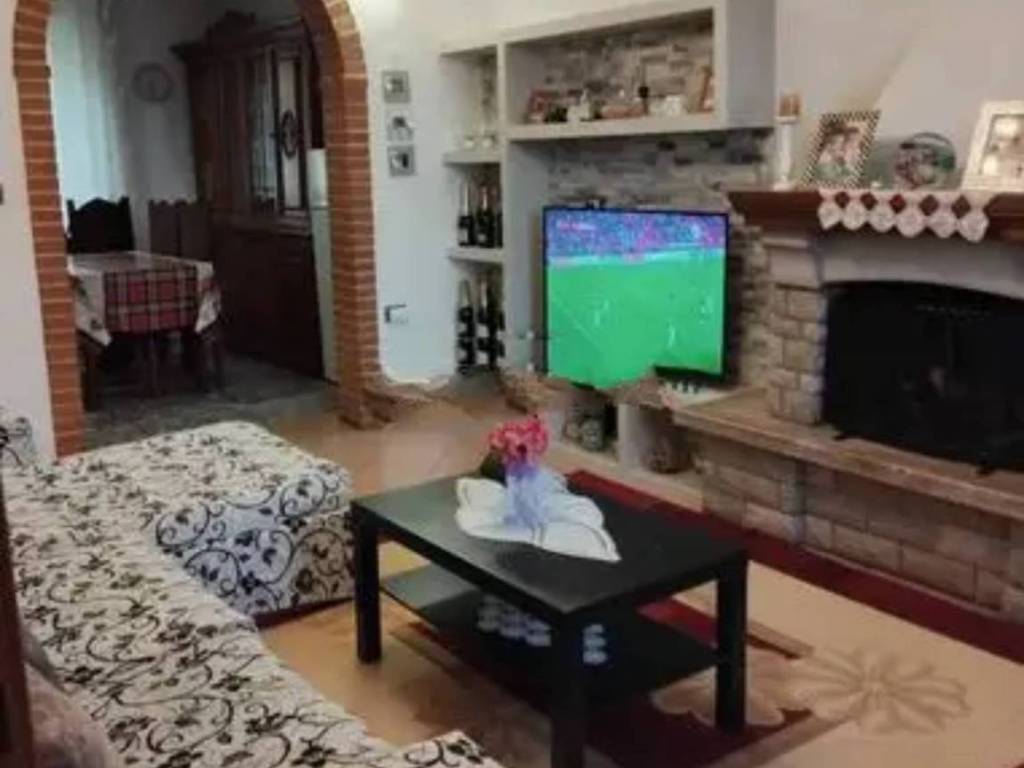 casa indipendente in vendita a Castiglione del Lago in zona Macchie