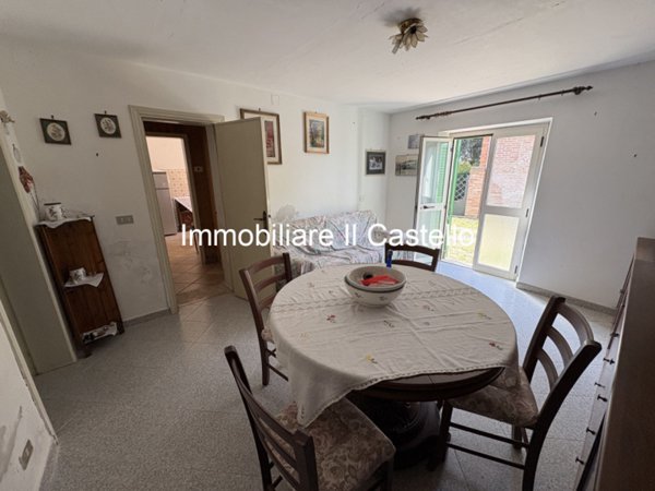 casa semindipendente in vendita a Castiglione del Lago in zona Casamaggiore