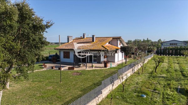casa indipendente in vendita a Castiglione del Lago