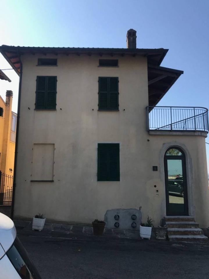 casa indipendente in vendita a Castiglione del Lago