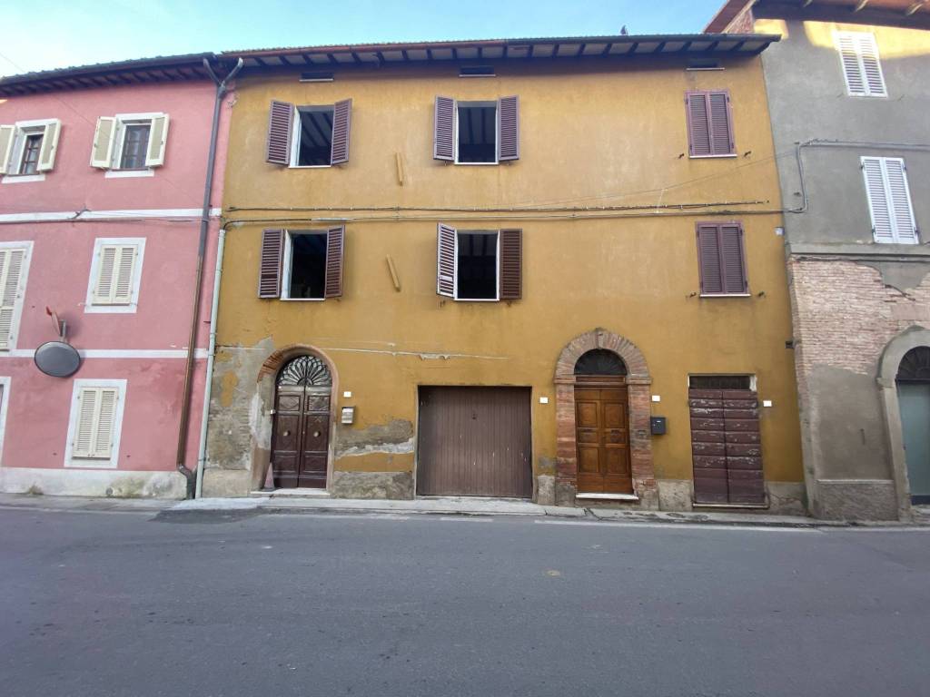 casa indipendente in vendita a Castiglione del Lago in zona Gioiella