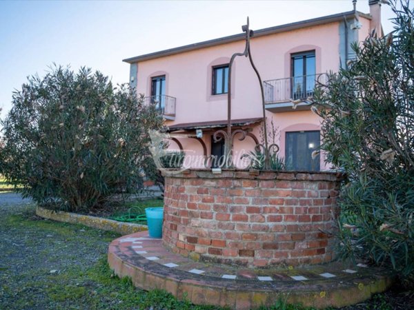 casa indipendente in vendita a Castiglione del Lago