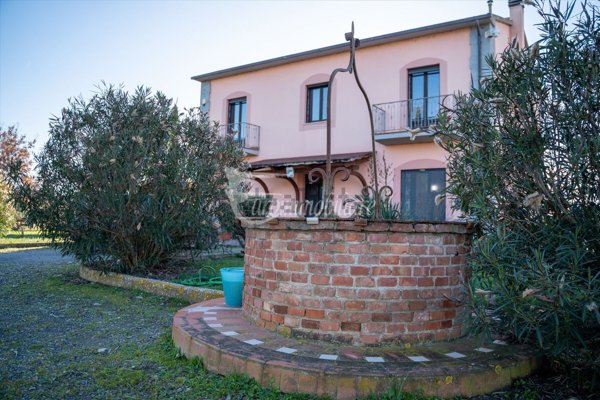 casa indipendente in vendita a Castiglione del Lago