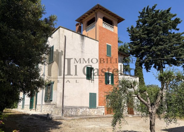 casa indipendente in vendita a Castiglione del Lago