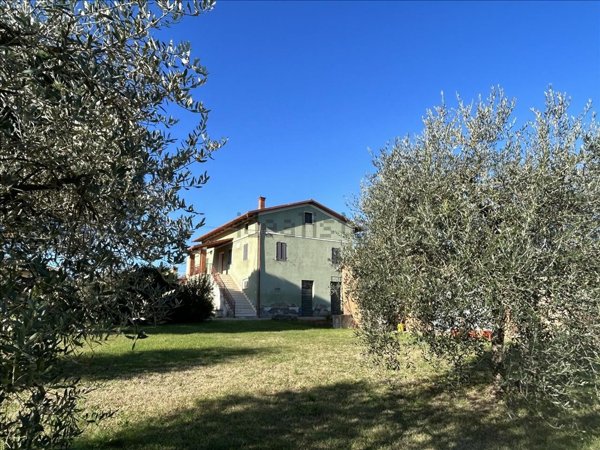 casa indipendente in vendita a Castiglione del Lago