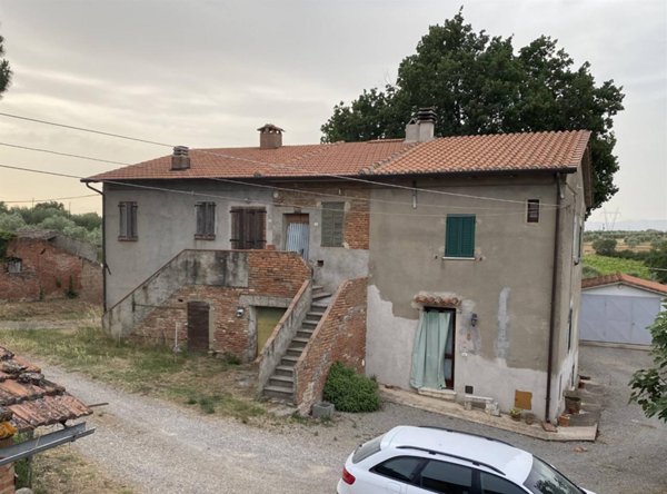casa indipendente in vendita a Castiglione del Lago
