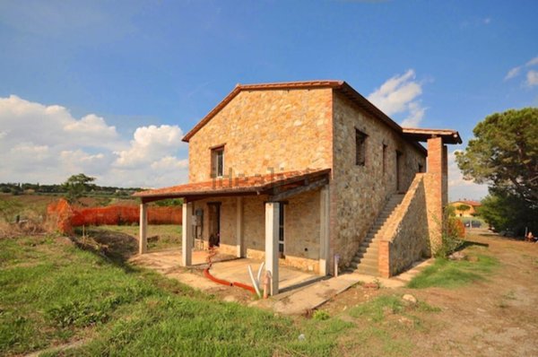 casa indipendente in vendita a Castiglione del Lago