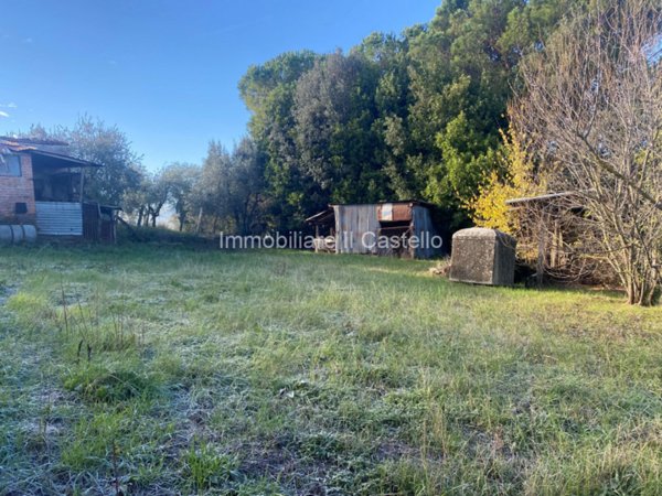casa indipendente in vendita a Castiglione del Lago in zona Gioiella