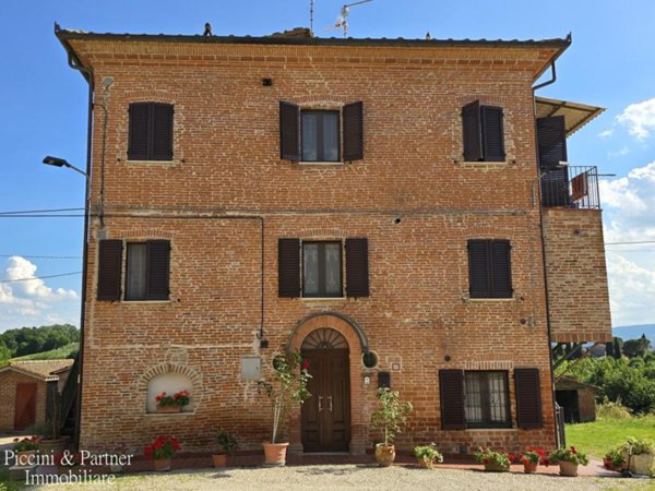 casa indipendente in vendita a Castiglione del Lago
