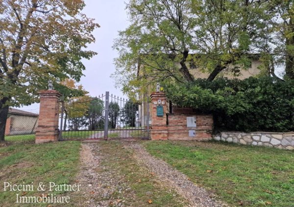 casa indipendente in vendita a Castiglione del Lago