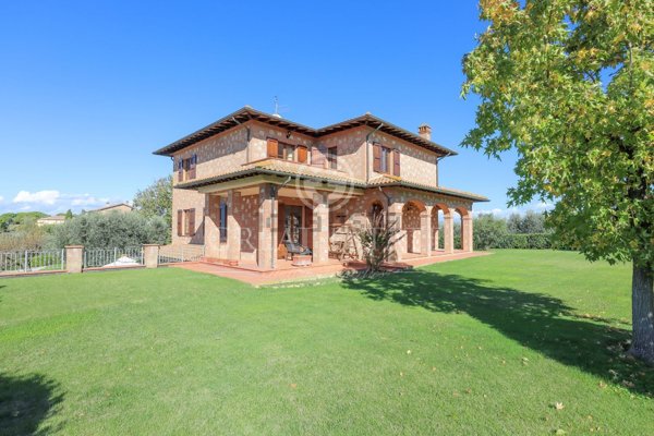 casa indipendente in vendita a Castiglione del Lago
