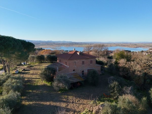 casa indipendente in vendita a Castiglione del Lago