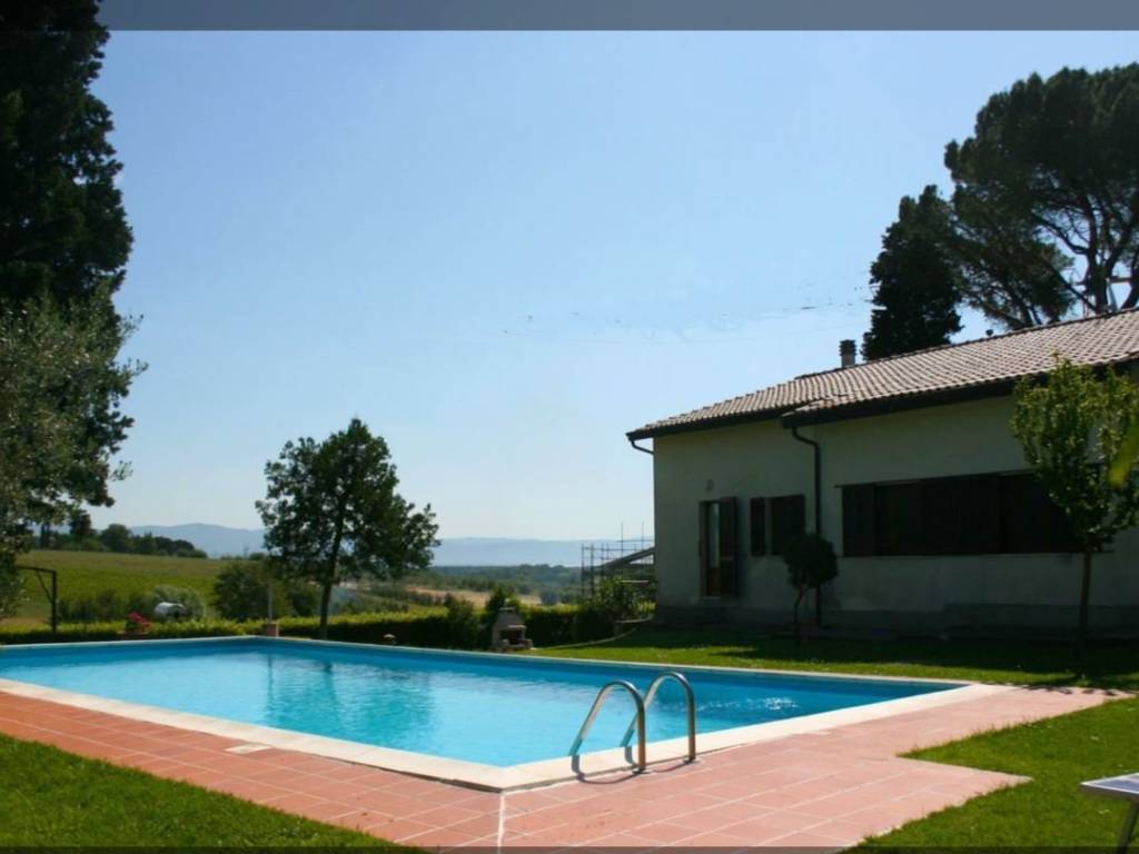 casa indipendente in vendita a Castiglione del Lago in zona Petrignano del Lago
