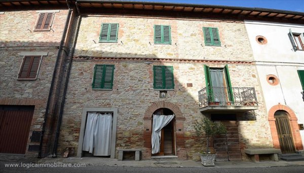 casa indipendente in vendita a Castiglione del Lago