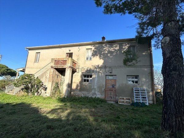 casa indipendente in vendita a Castiglione del Lago