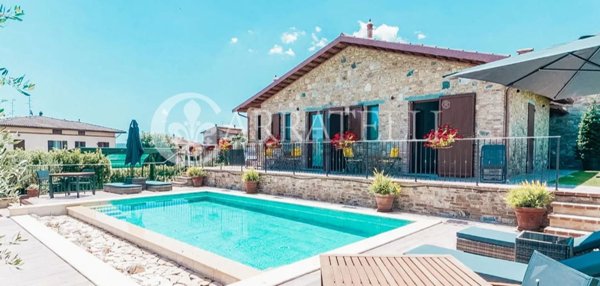 casa indipendente in vendita a Castiglione del Lago