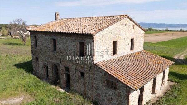 casa indipendente in vendita a Castiglione del Lago