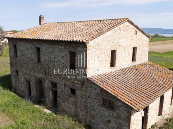 casa indipendente in vendita a Castiglione del Lago