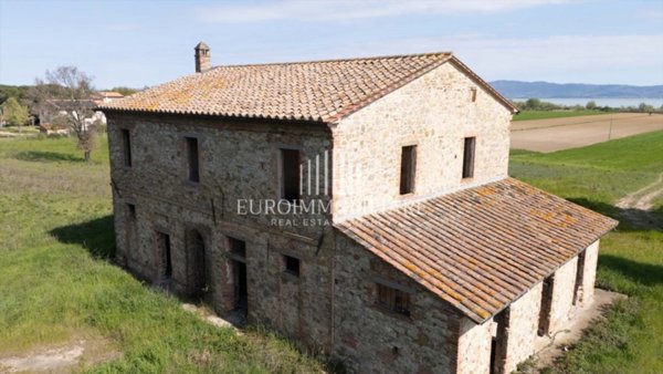 casa indipendente in vendita a Castiglione del Lago