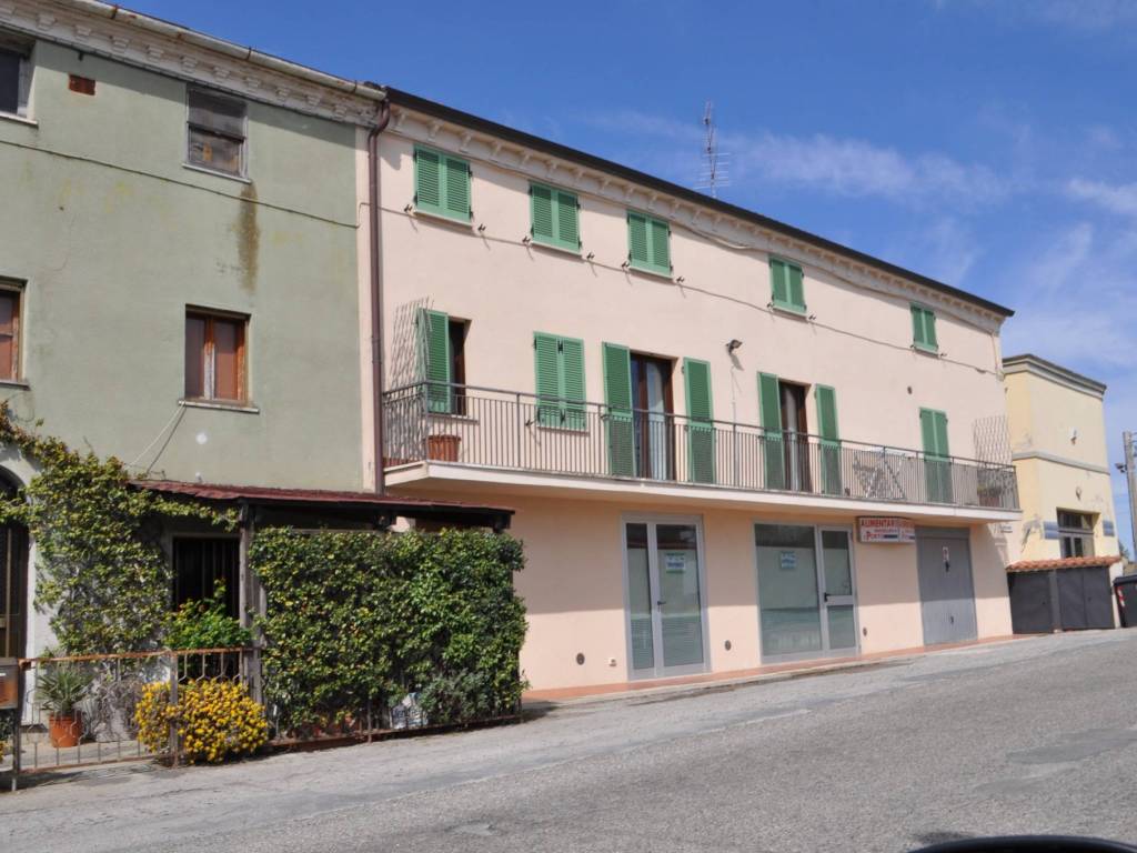 appartamento in vendita a Castiglione del Lago in zona Porto