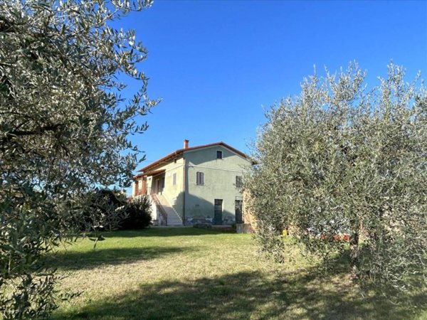 casa indipendente in vendita a Castiglione del Lago
