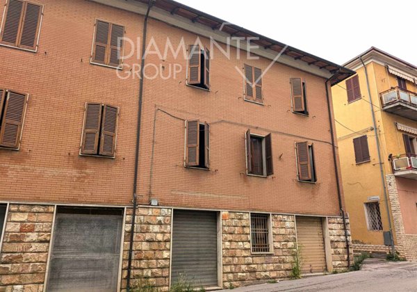casa indipendente in vendita a Castiglione del Lago