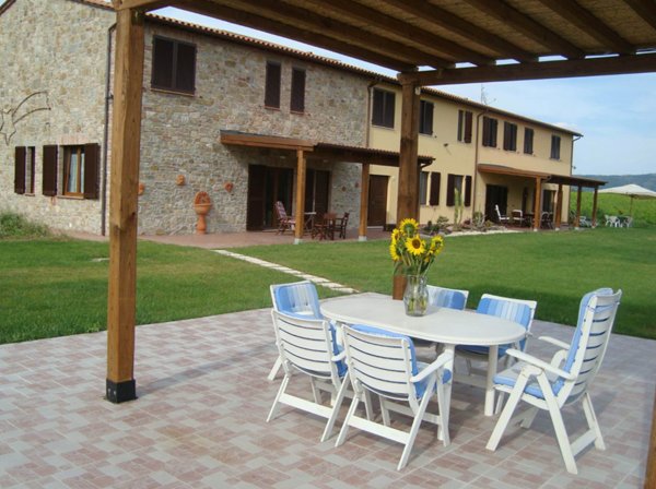 casa indipendente in vendita a Castiglione del Lago in zona Macchie