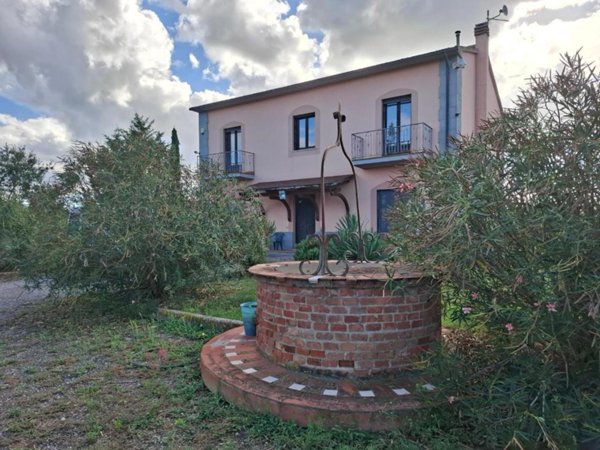 casa indipendente in vendita a Castiglione del Lago