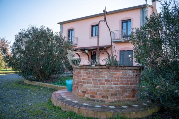 casa indipendente in vendita a Castiglione del Lago