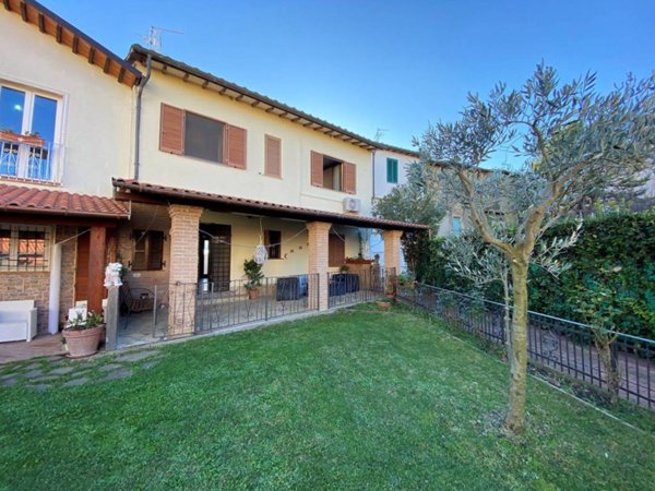 casa indipendente in vendita a Castiglione del Lago