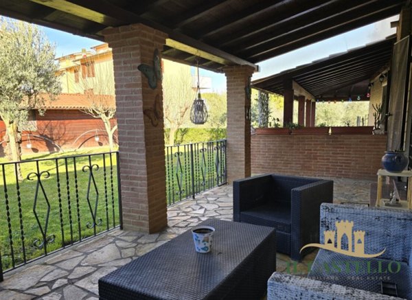 casa indipendente in vendita a Castiglione del Lago