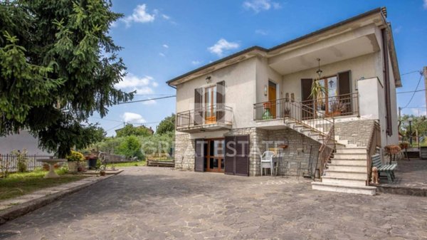 casa indipendente in vendita a Castiglione del Lago