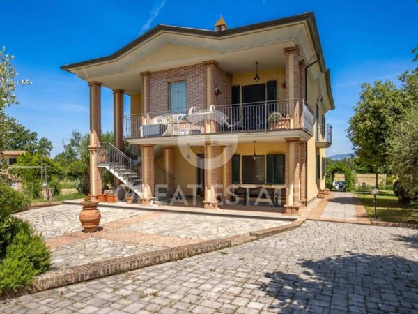casa indipendente in vendita a Castiglione del Lago