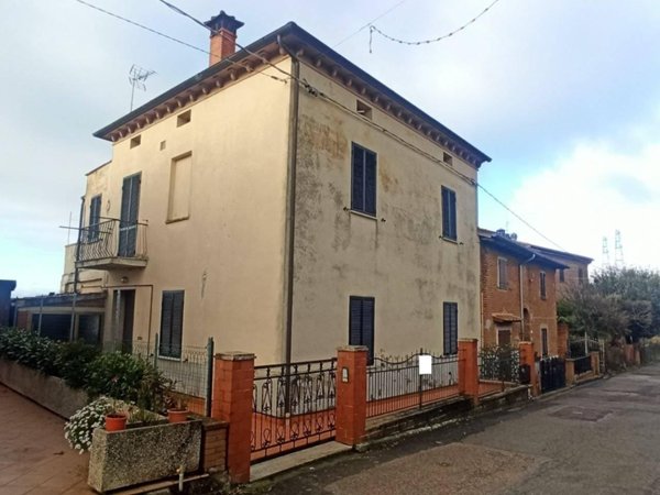casa indipendente in vendita a Castiglione del Lago in zona Vaiano